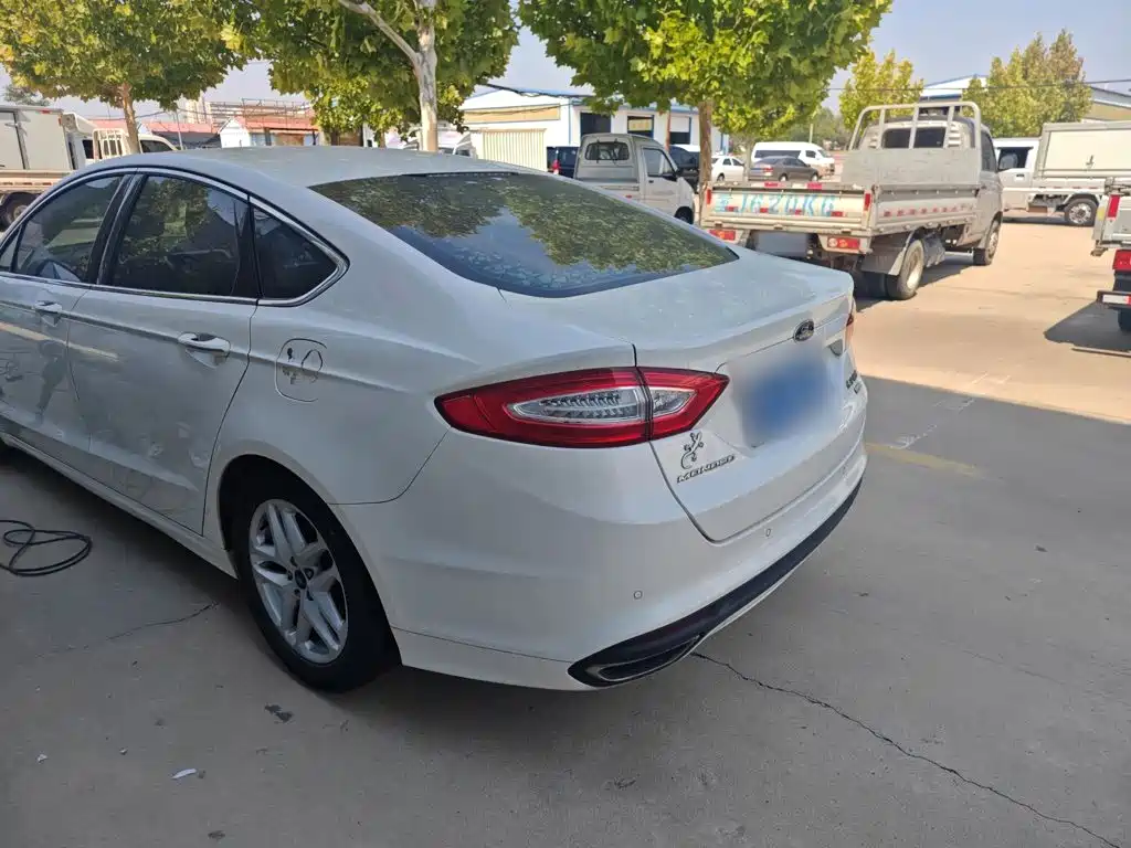 Ford Mondeo — миниатюра 25