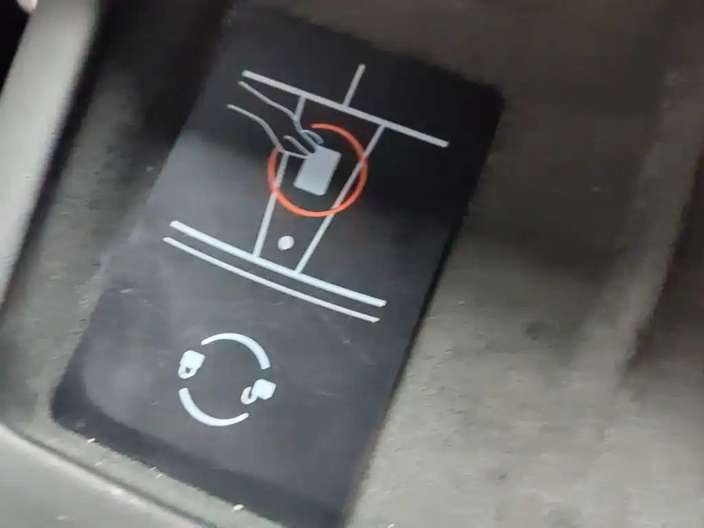 Tesla Model 3 — миниатюра 9