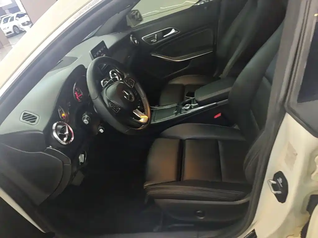 Mercedes-Benz CLA (Import) — миниатюра 15