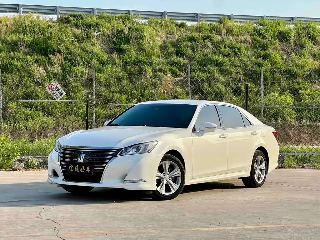 Купить Toyota Crown
