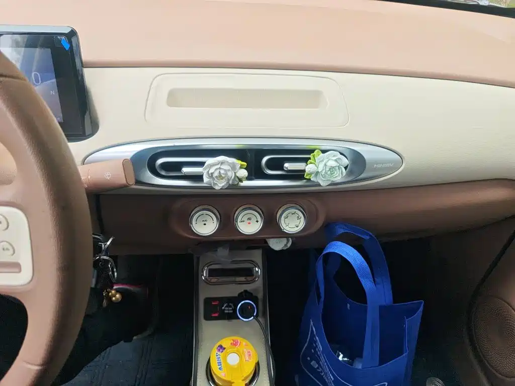 Wuling MINIEV — миниатюра 9