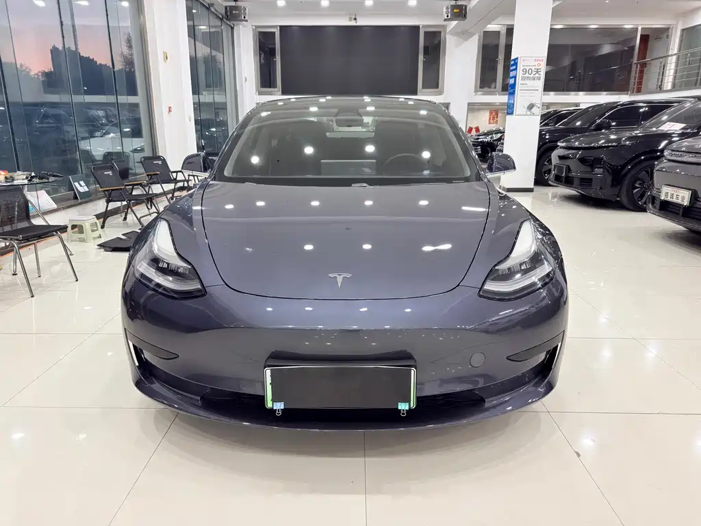 Tesla Model 3 — миниатюра 2