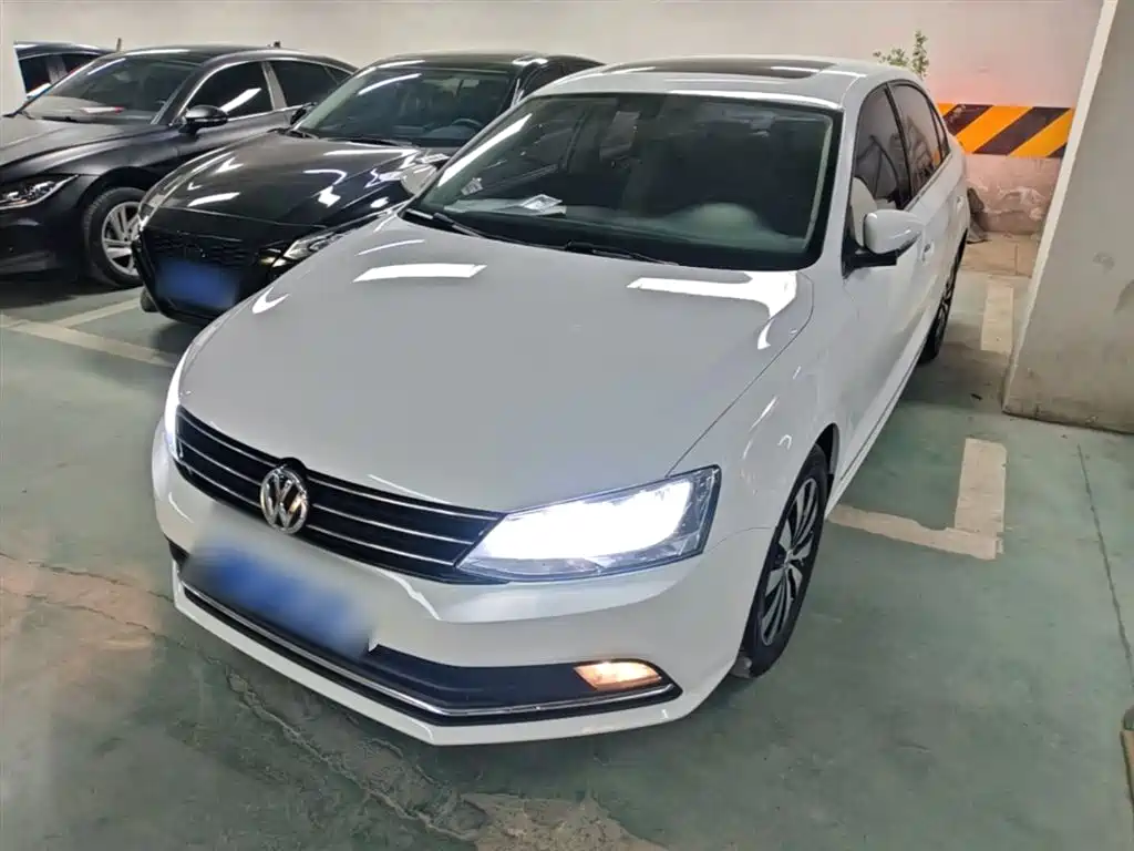 Volkswagen Sagitar 2018