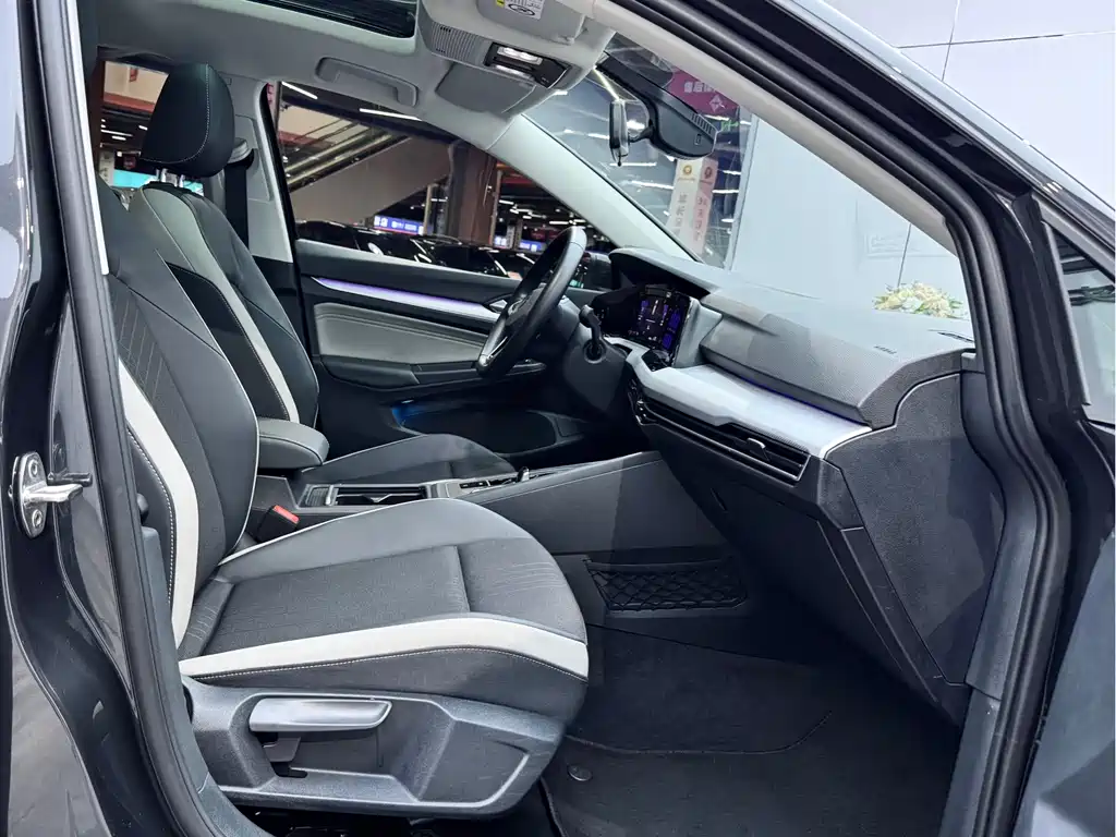 Volkswagen Golf 2021 280TSI DSG Pro