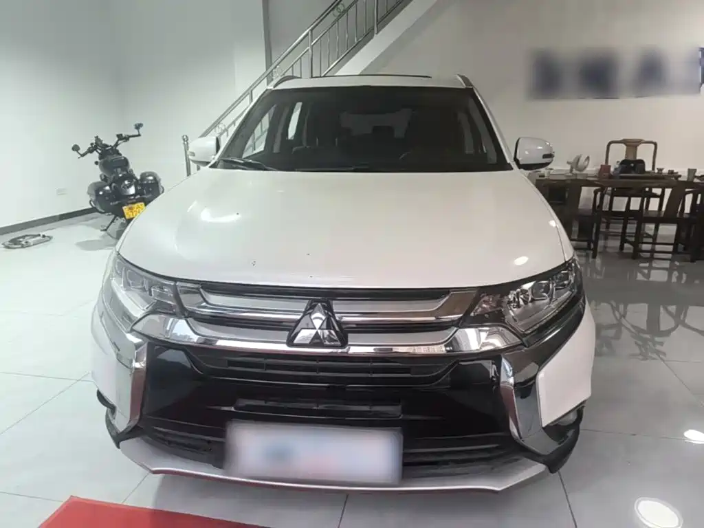 Mitsubishi Outlander — миниатюра 3