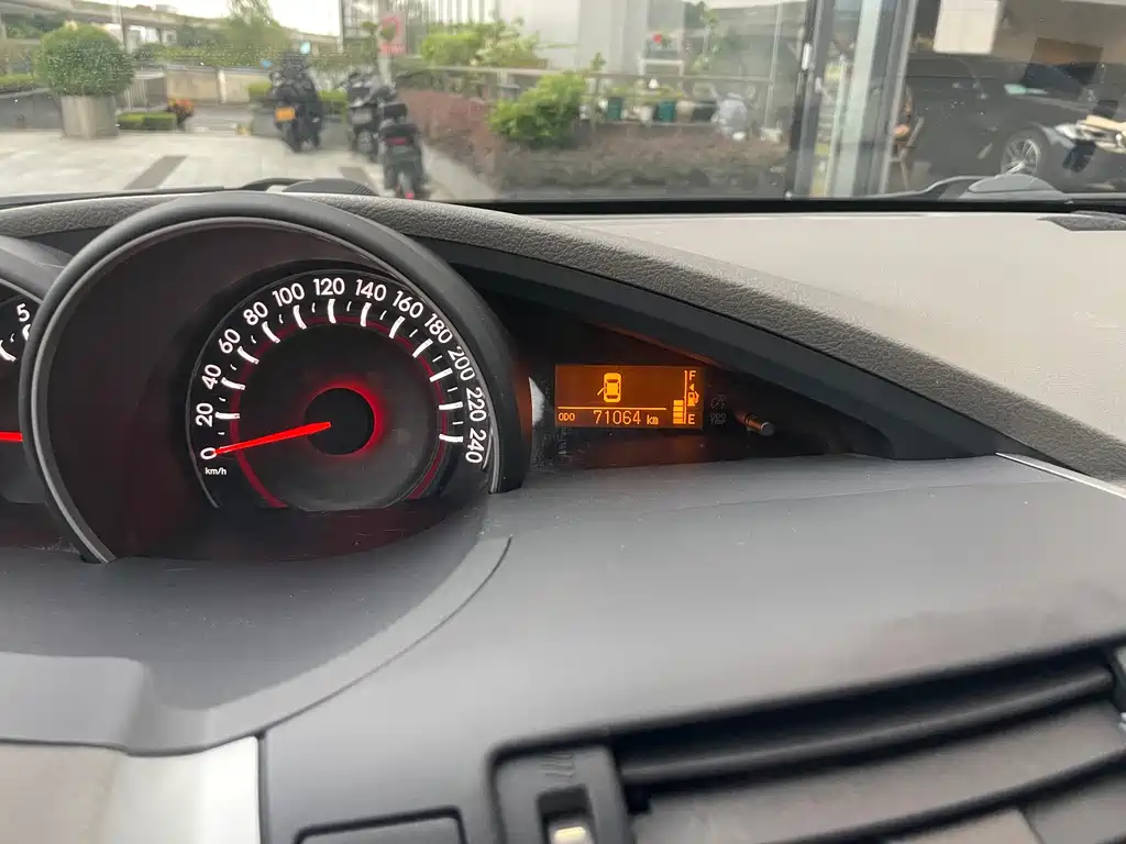 Toyota Verso — миниатюра 11