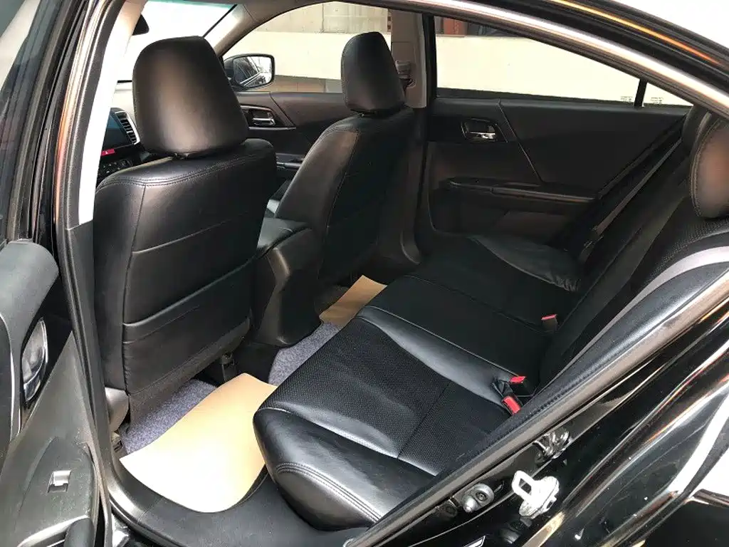 Honda Accord — миниатюра 9
