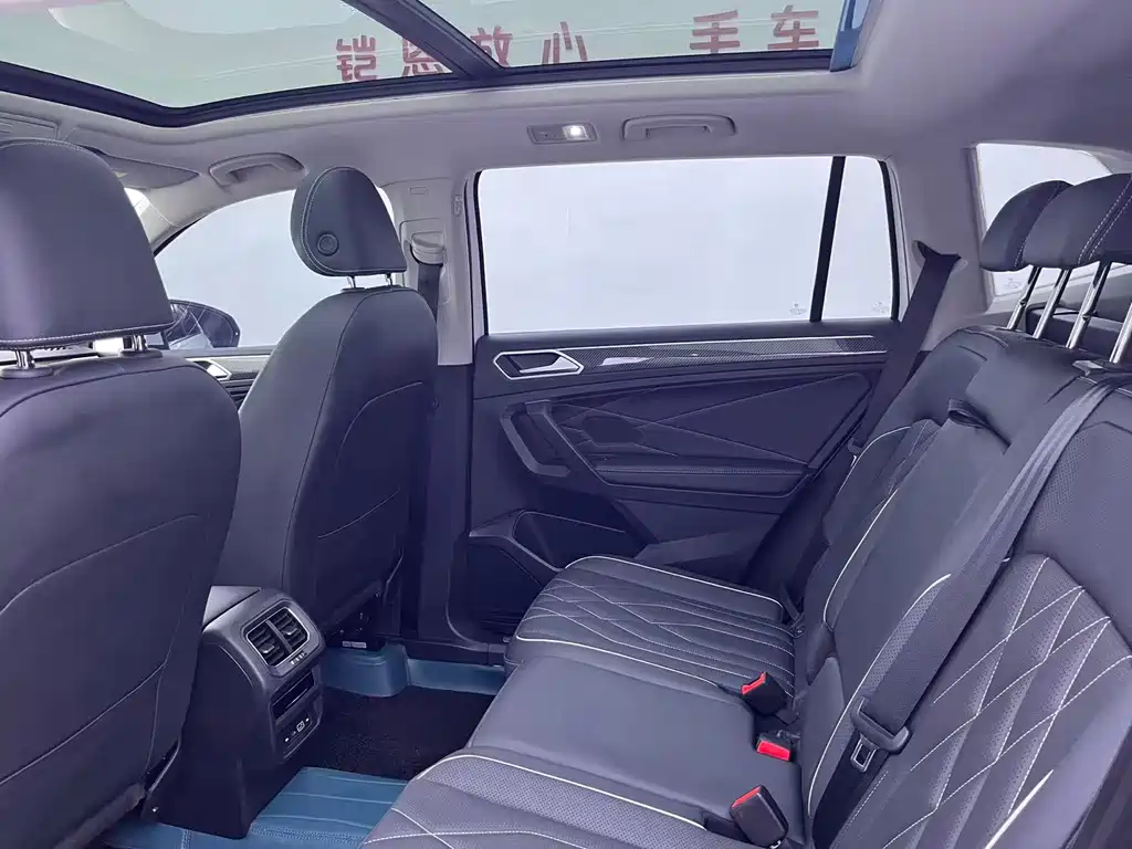 Volkswagen Tiguan L — миниатюра 18