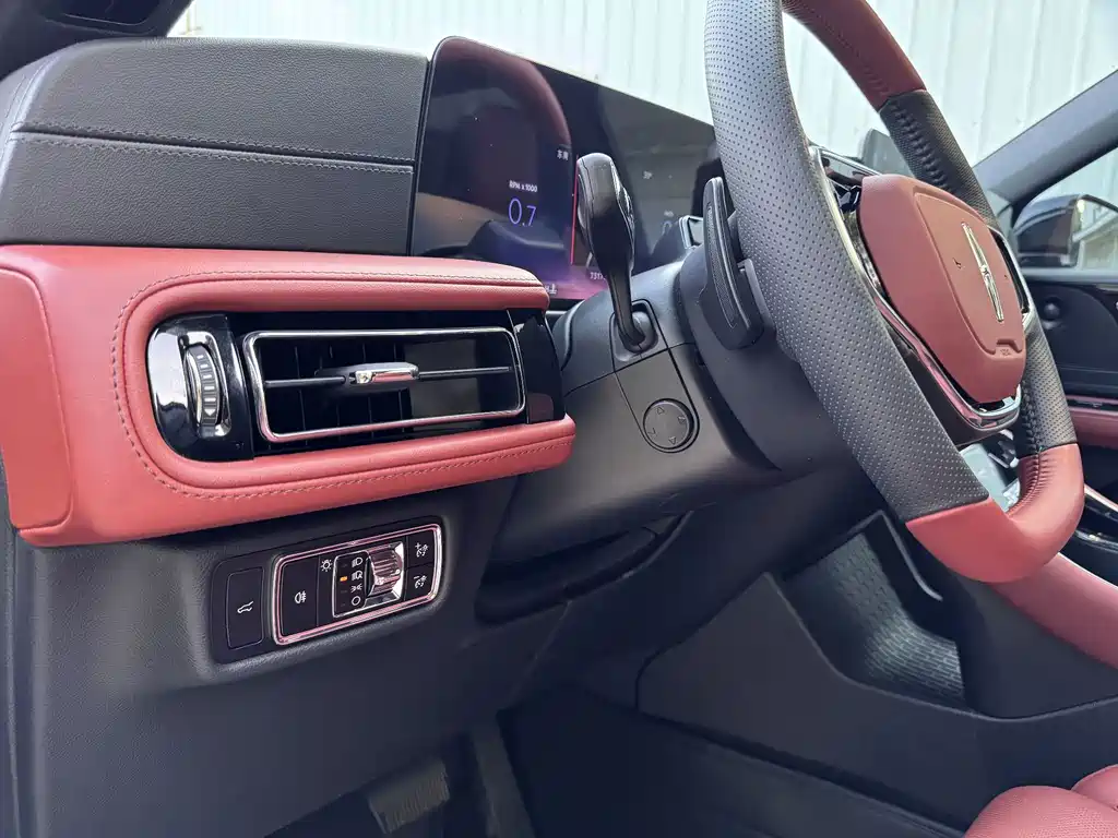 Lincoln Aviator — миниатюра 6