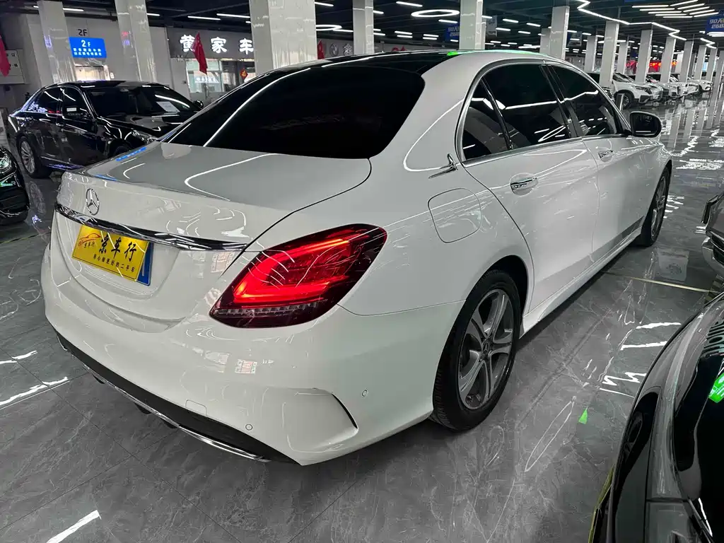 Mercedes-Benz C-Class — миниатюра 15