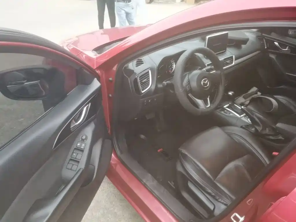 Mazda 3 Axela — миниатюра 16