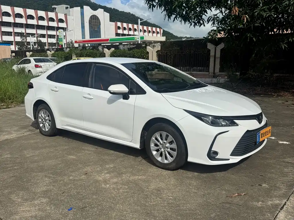 Toyota Corolla - фото 3