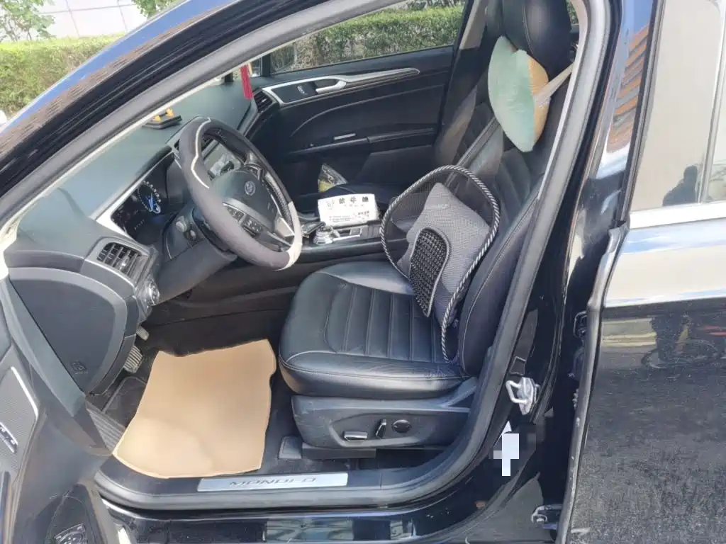 Ford Mondeo — миниатюра 8