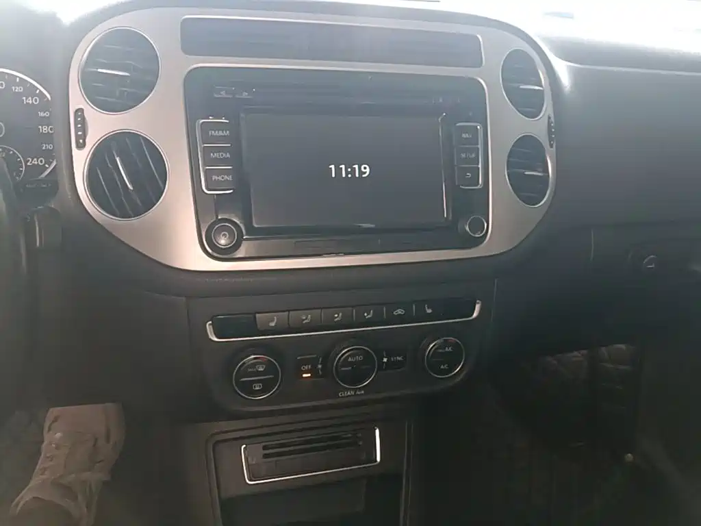Volkswagen Tiguan — миниатюра 13