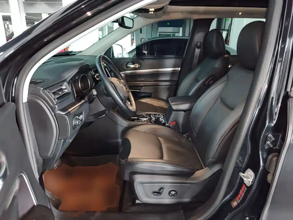 Jeep Grand Commander — миниатюра 15