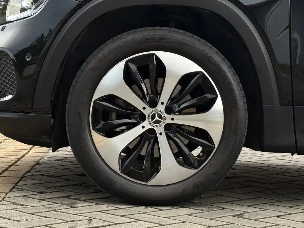 Mercedes-Benz GLB — миниатюра 25
