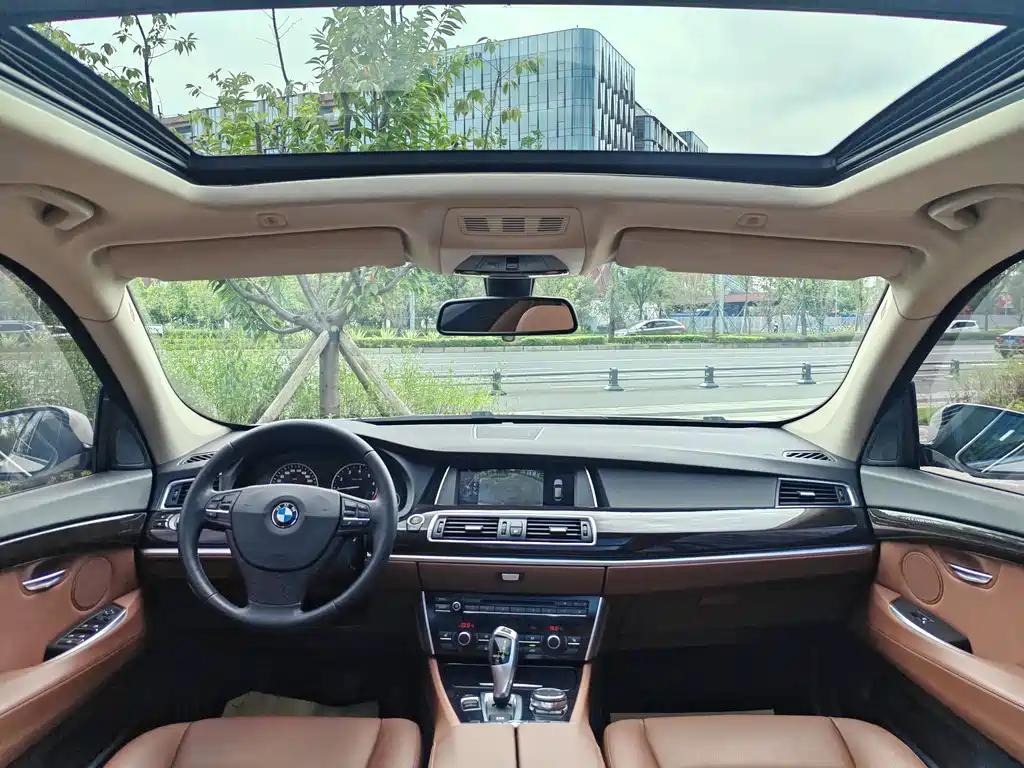 BMW 5 Series GT — миниатюра 18