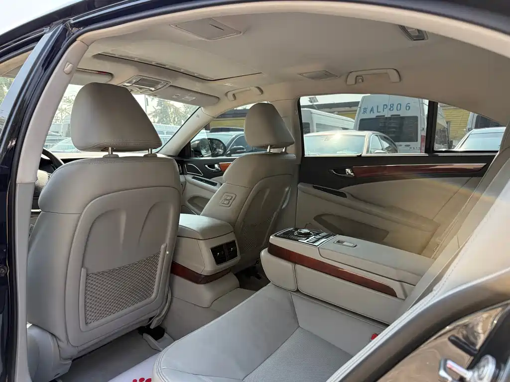 Hongqi Hongqi H7 — миниатюра 10