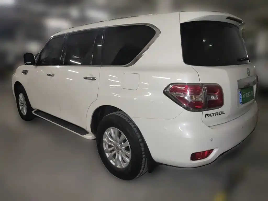 Nissan Patrol — миниатюра 4