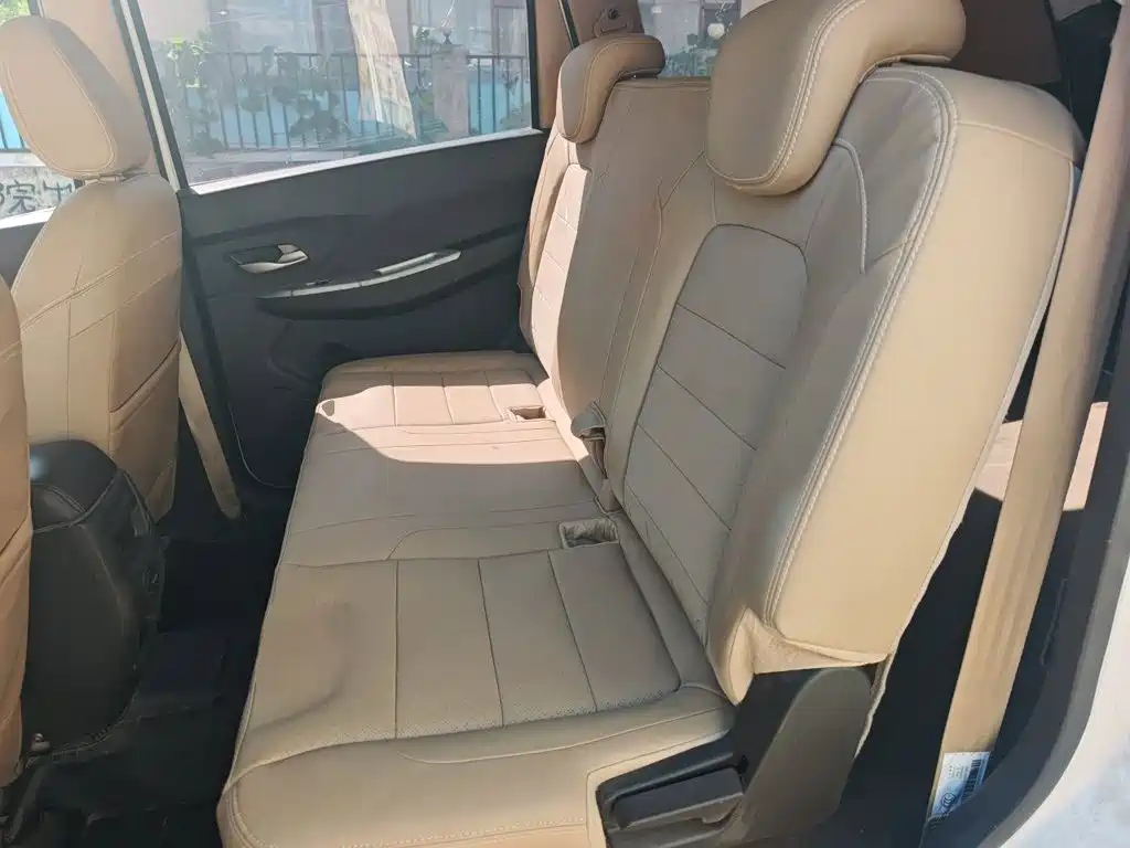 Wuling Hongguang — миниатюра 17