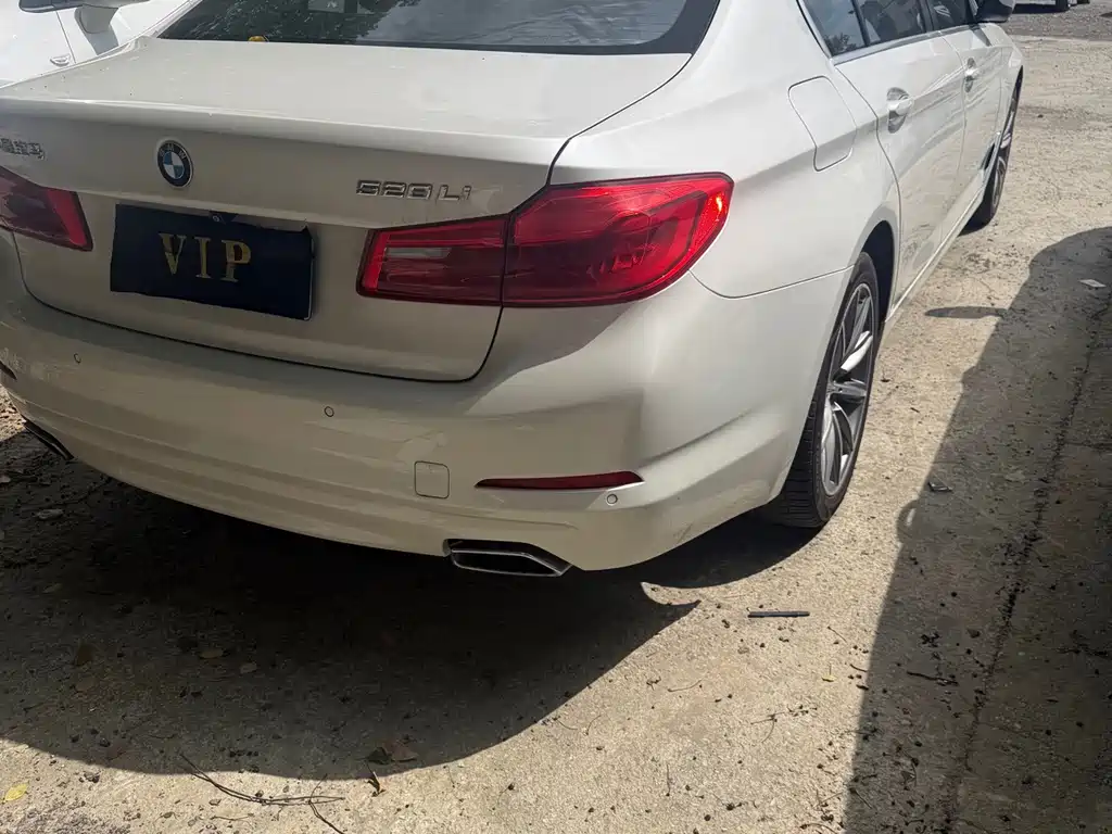 BMW 5 Series — миниатюра 6