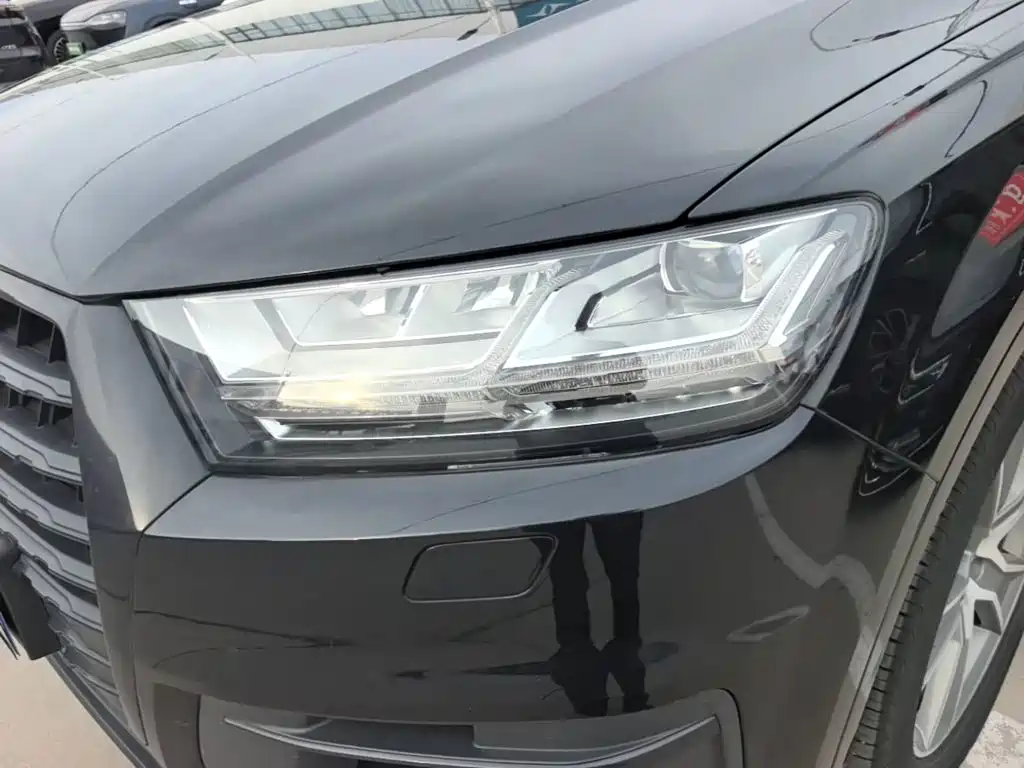 Audi Q7 — миниатюра 24