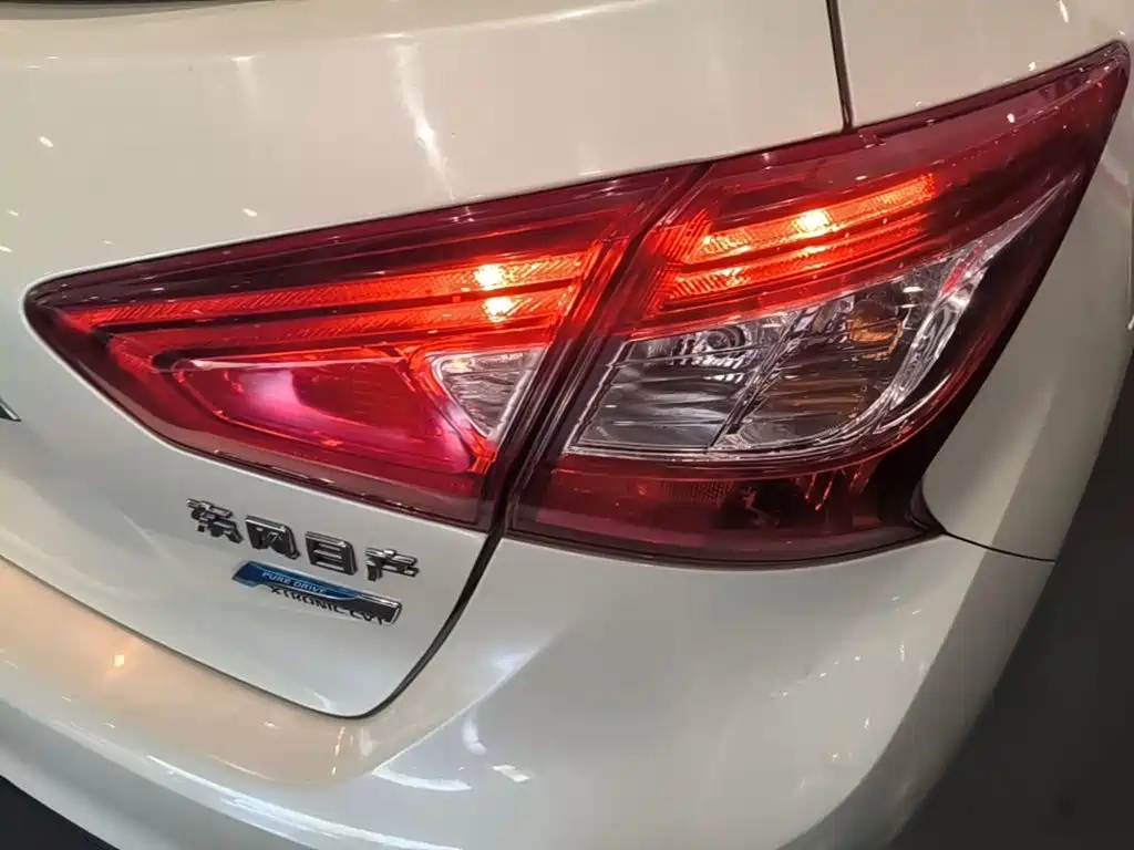 Nissan Tiida — миниатюра 8
