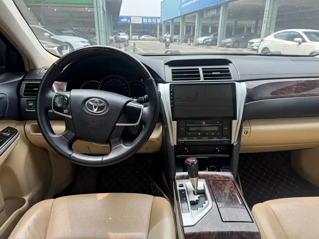 Toyota Camry — миниатюра 6
