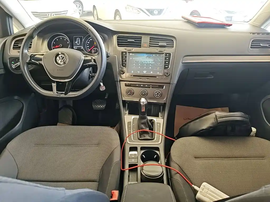 Volkswagen Golf — миниатюра 10