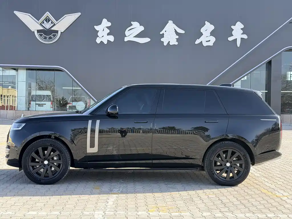 Land Rover Range Rover 2025 3.0 L6 400PS Long Wheelbase