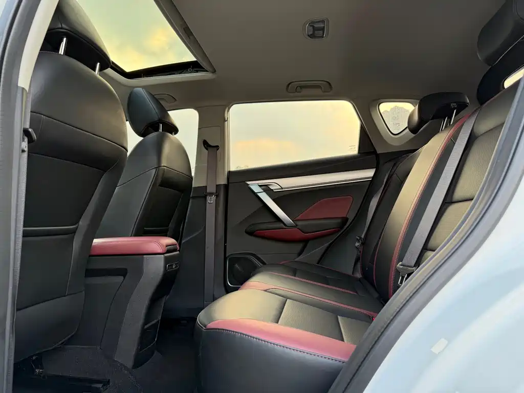 Geely Binyue — миниатюра 20