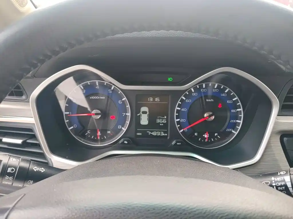 Geely Vision X3 — миниатюра 12