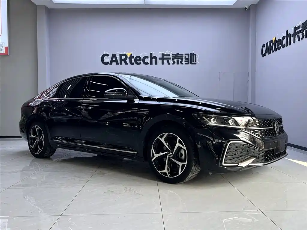Volkswagen Passat 2023 330TSI Luxury