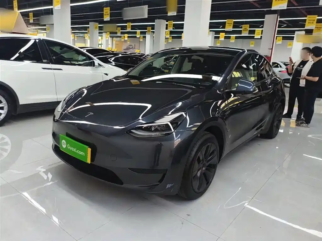Tesla Model Y 2026