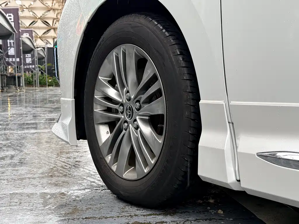 Toyota Alphard — фотографии объявления, Фото 23