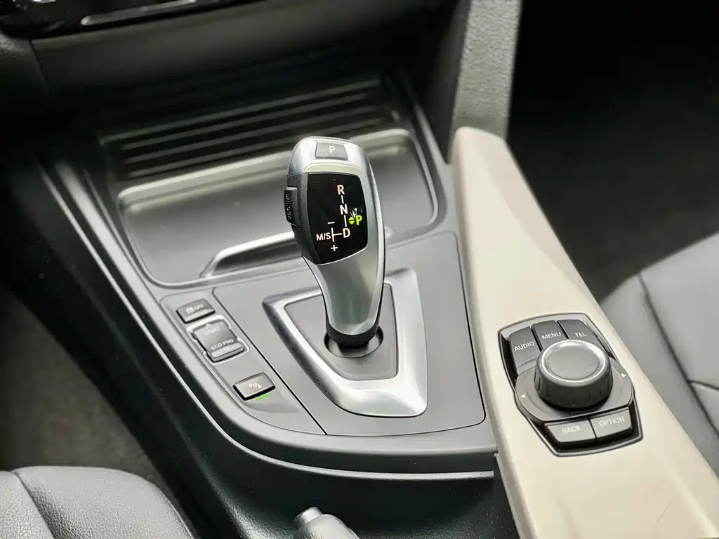 BMW 3 Series — миниатюра 8