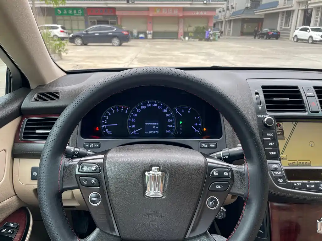 Toyota Crown 2010 2.5L Royal