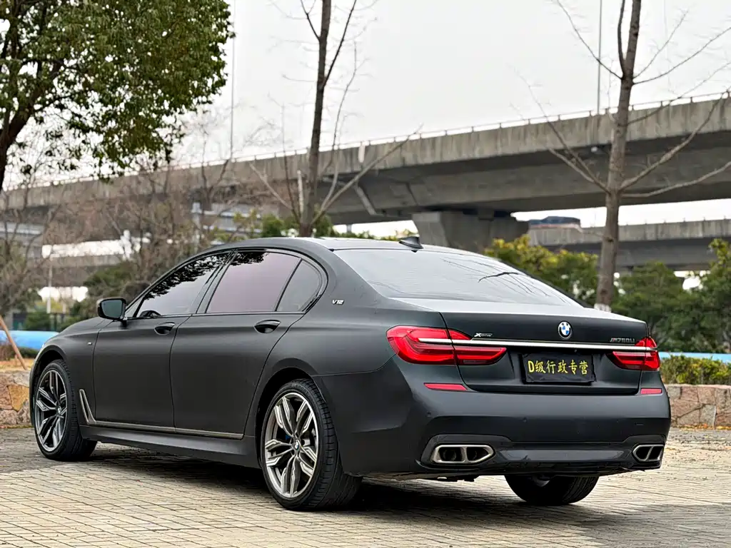 BMW 7 SERIES