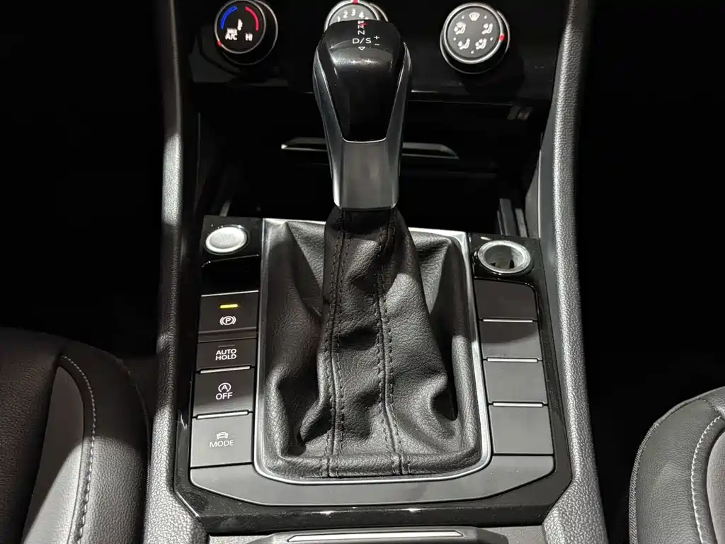 Volkswagen Sagitar — миниатюра 16