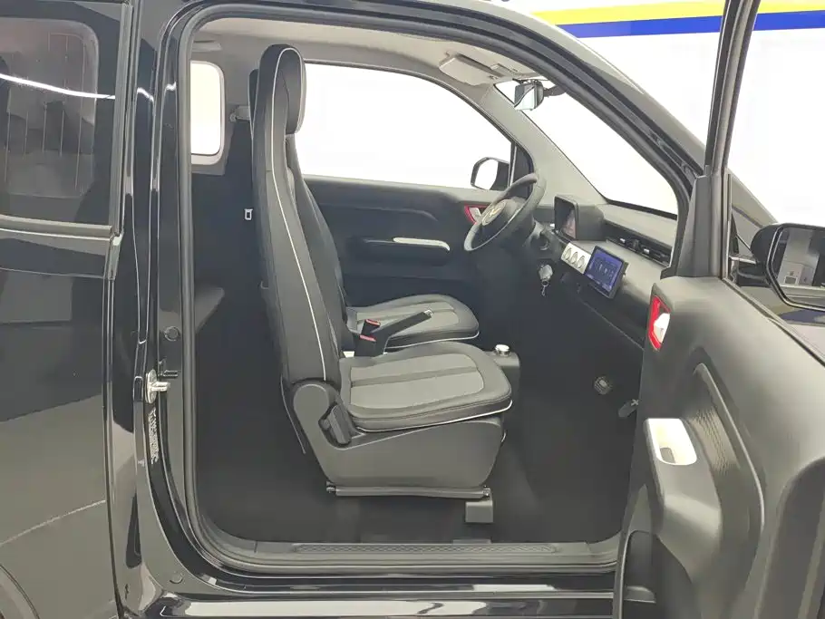 Wuling MINIEV — миниатюра 8
