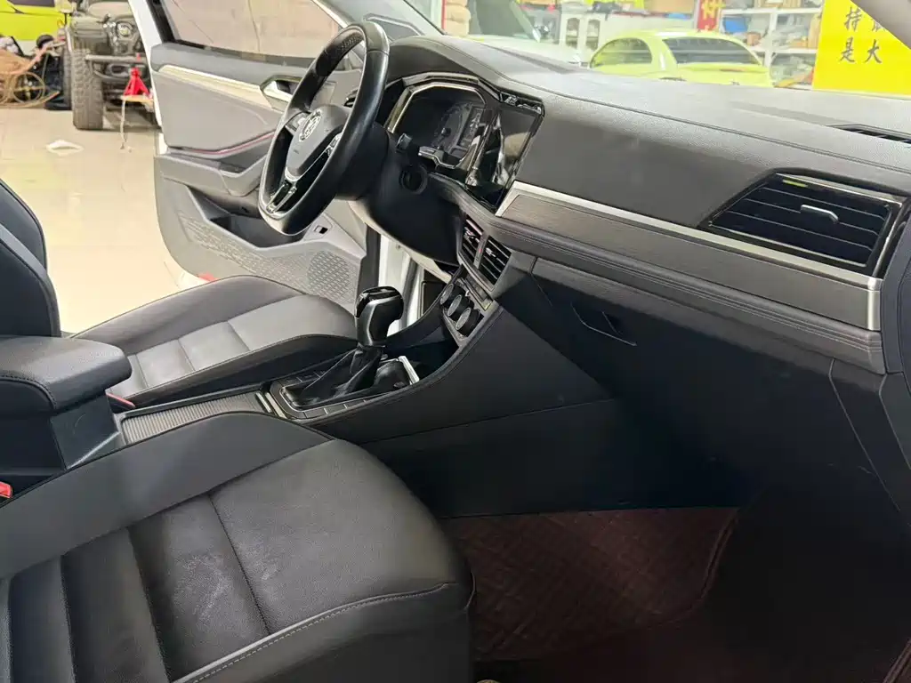 Volkswagen Sagitar — миниатюра 7