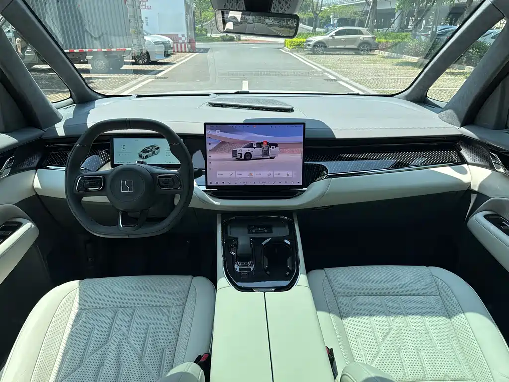 Zeekr 009 2024 мест 108kWh