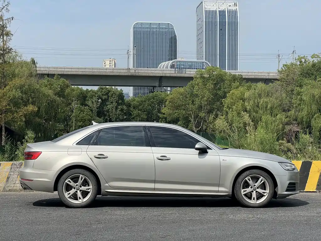 Audi A4L — миниатюра 14