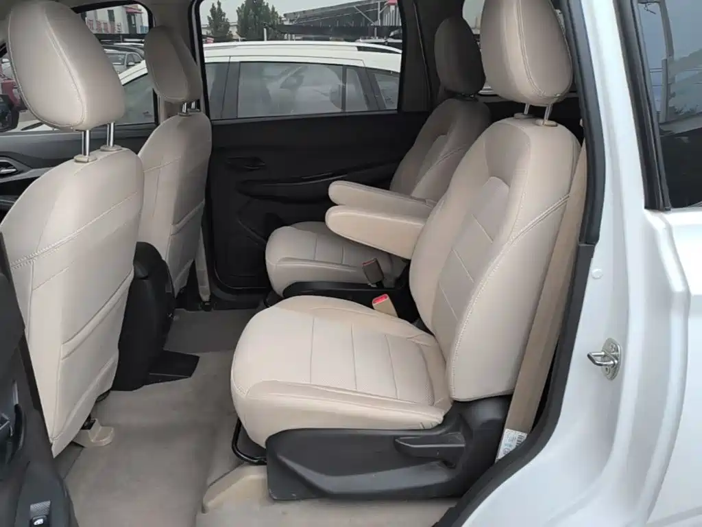 Wuling Hongguang — миниатюра 17