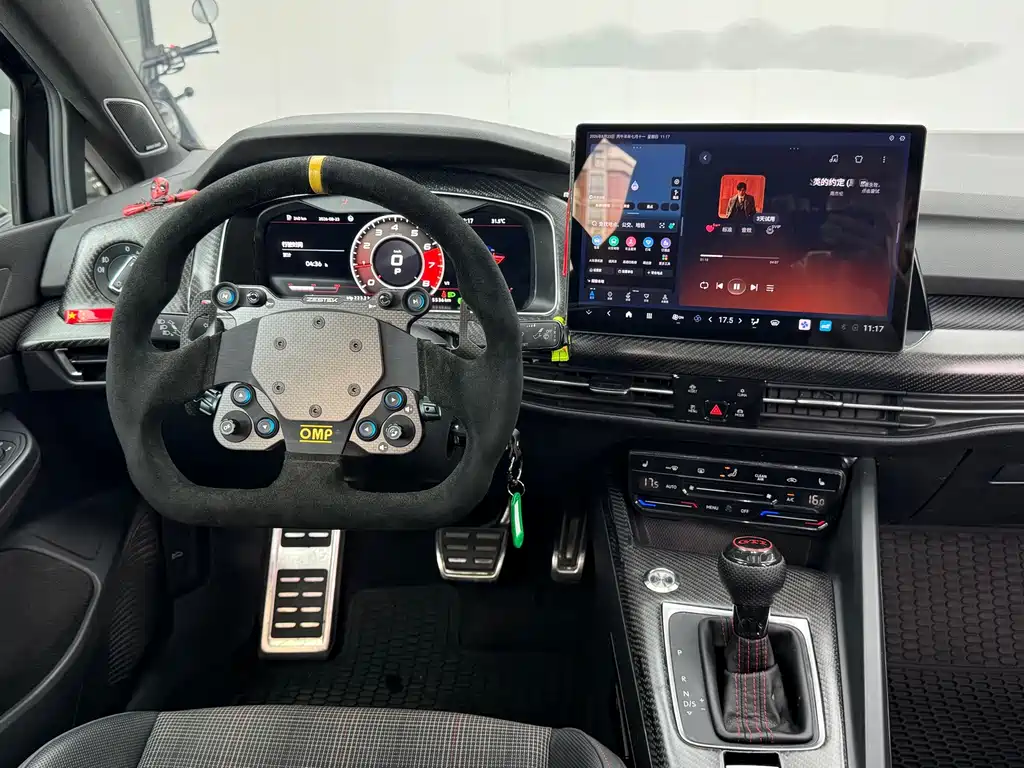 Volkswagen Golf GTI — миниатюра 12