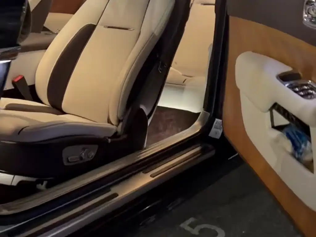 Rolls-Royce Wraith — миниатюра 3