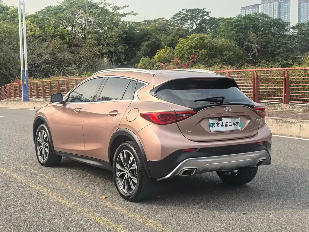 INFINITI QX30