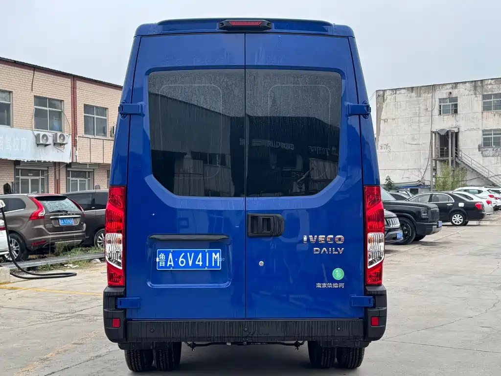 IVECO Ousheng — миниатюра 6