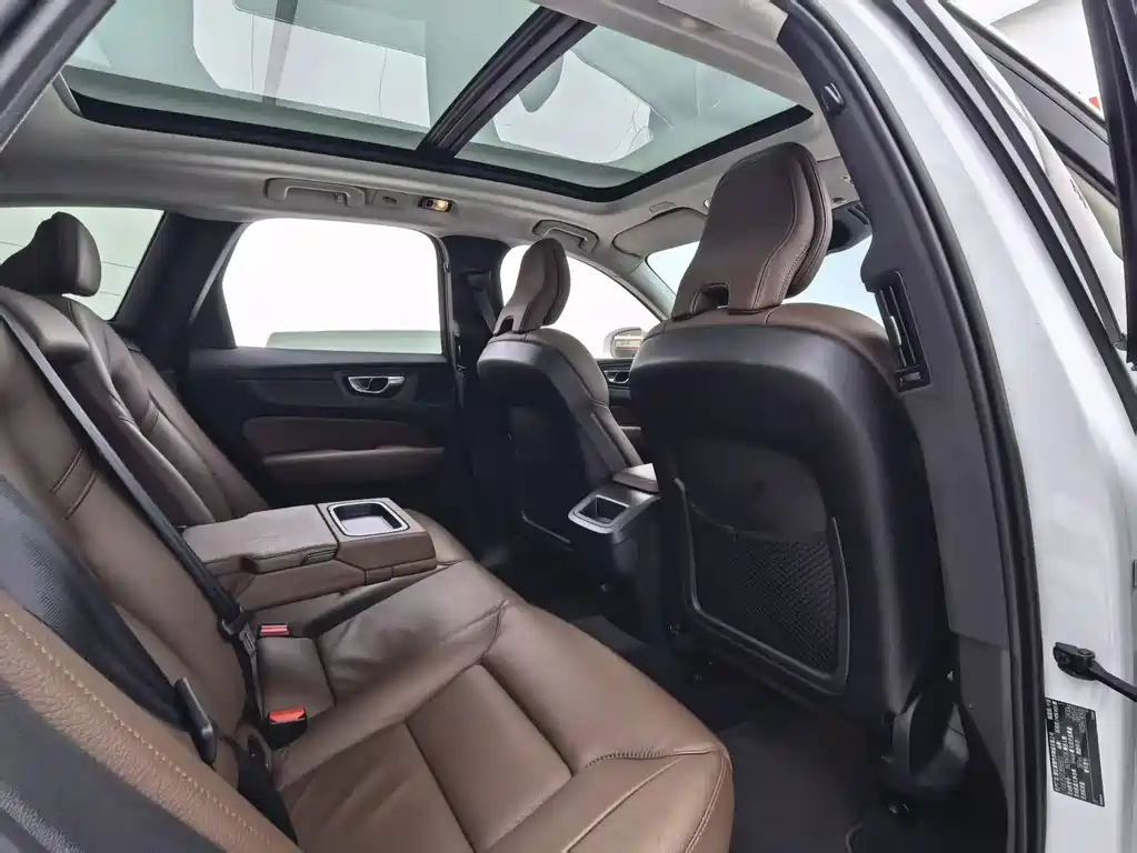 Volvo XC60 — миниатюра 10
