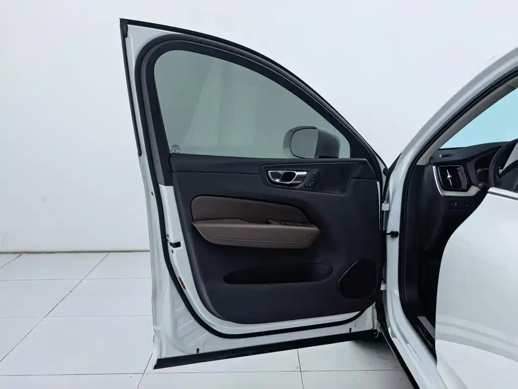 Volvo XC60 — миниатюра 24